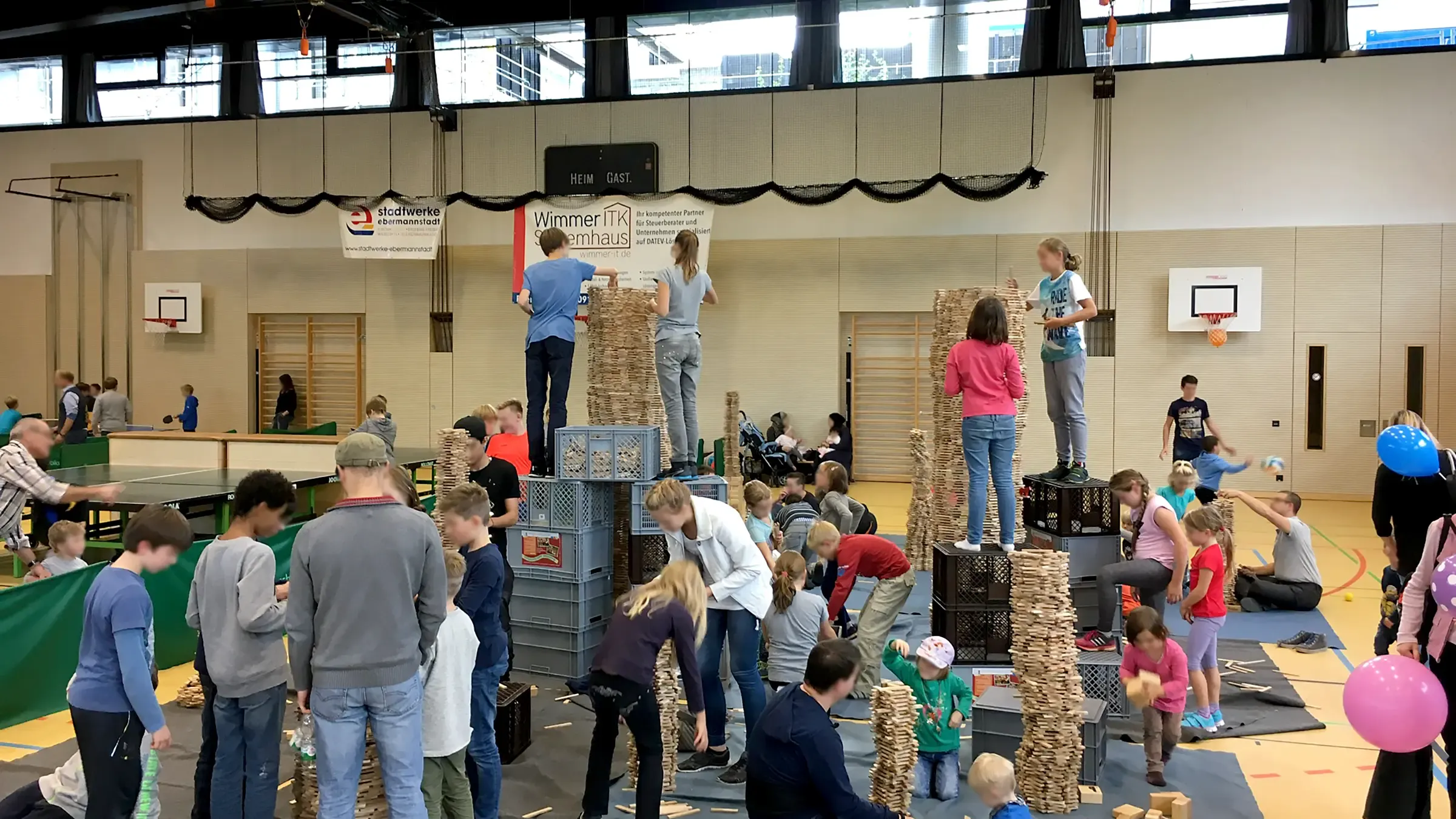 EBS SPIELT - Spieletag in der Stadthalle