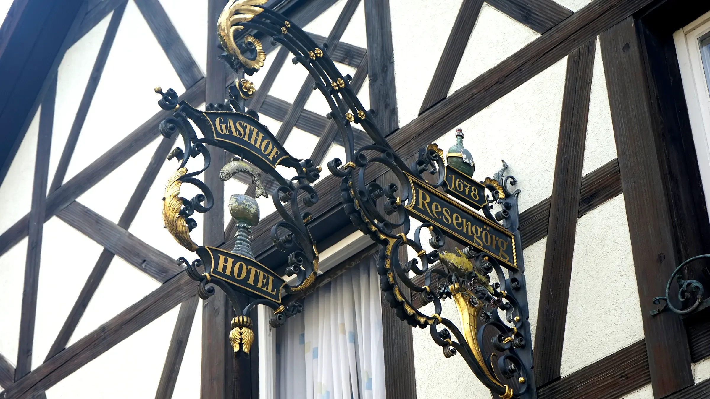 Aushängeschild des Gasthofes Resengörg in Ebermannstadt, erbaut 1678